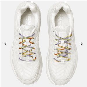 ISO OV x Clifton HOKA cloud white. (Don’t buy)